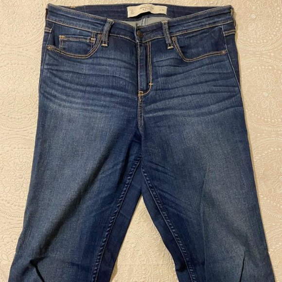 Abercrombie High Rise Skinny Jean - Picture 1 of 4
